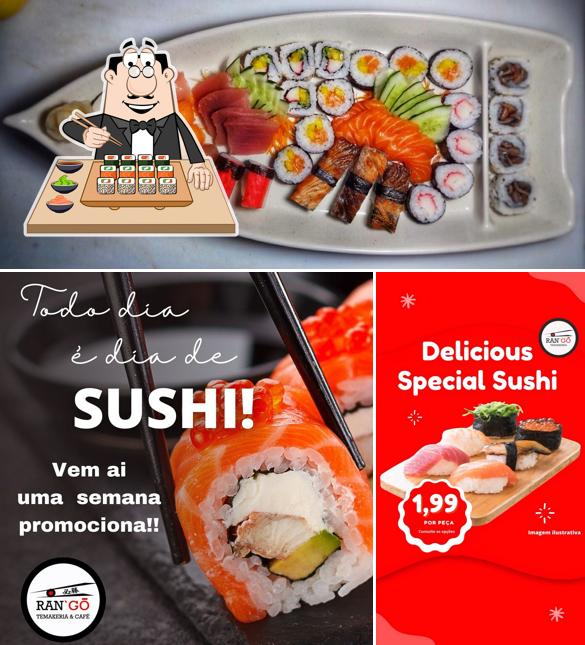 Rolos de sushi são servidos no Ran'Gō Temakeria