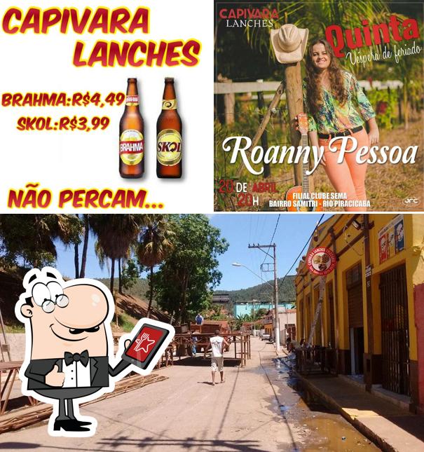 A imagem do Capivara Lanches’s exterior e cerveja