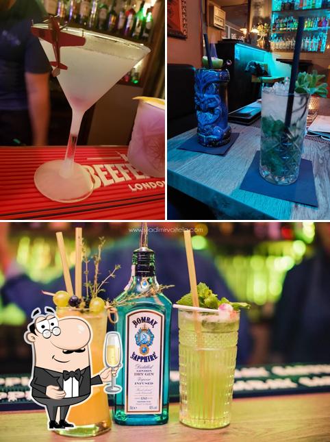 Bloom: Gin, cocktails & lounge serves alcohol