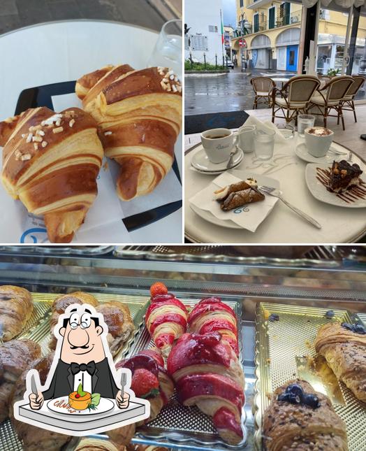 Platti al Gran Caffe` Vittoria