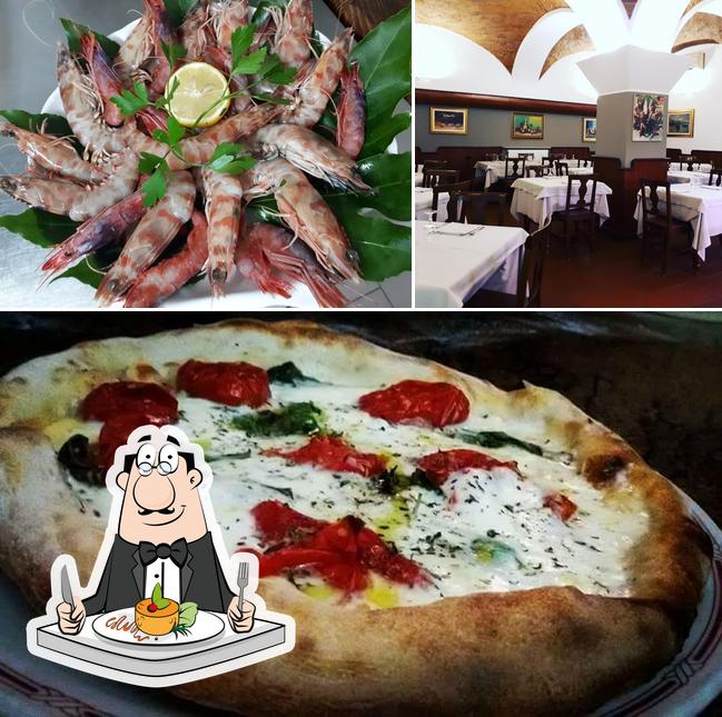 Ristorante Pizzeria Marechiaro si caratterizza per la cibo e interni