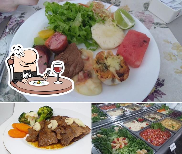 Comida em Restaurante Mania