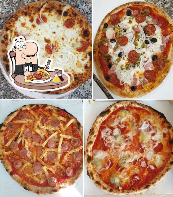 Ordina tra le svariate varianti di pizza