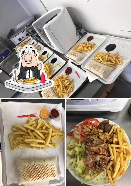 Commandez des pommes frites à AU DELICIEUX KEBAB