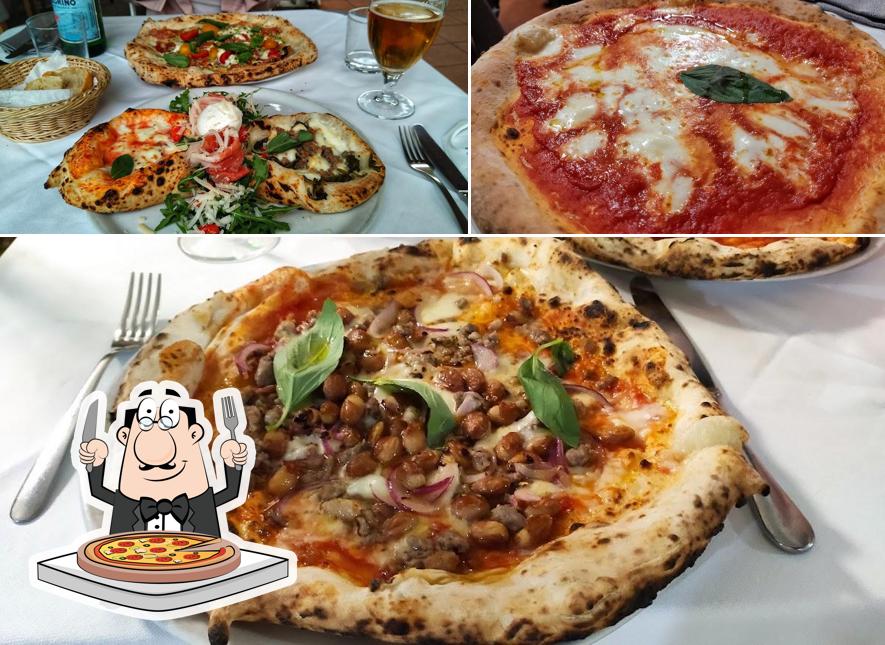 Scegli una pizza a Ristorante Pizzeria Scugnizzi