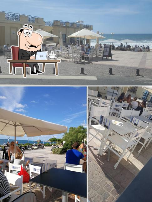 Installez-vous à l'une des tables de RESTAURANT BIARRITZ BEACH