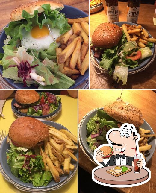 Bestellt einen Burger bei Crazy Wolf - Burgers & Brunch