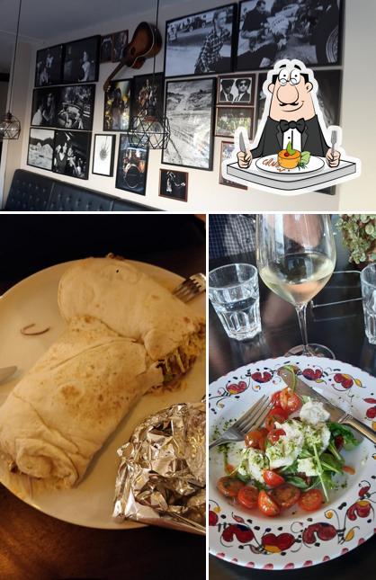 Entre la variedad de cosas que hay en Valentino's Pizzeria también tienes comida y boda