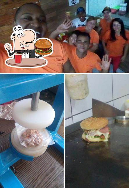 Deguste um dos hambúrgueres disponíveis no HOTBURGUER do Negão