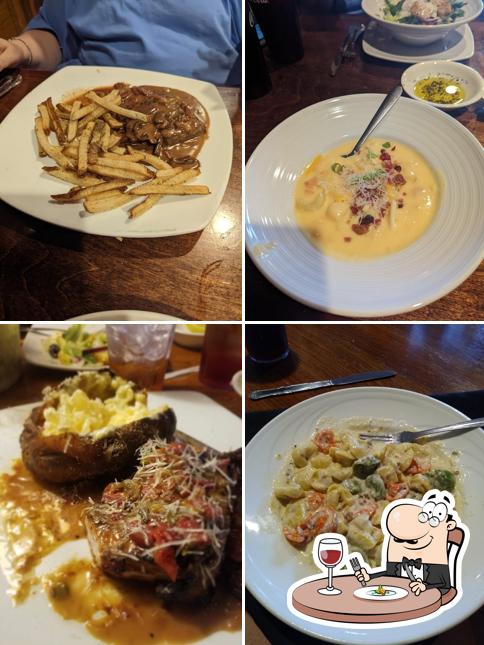 Moustos Pasta And Grill in Union City Restaurant menu and reviews