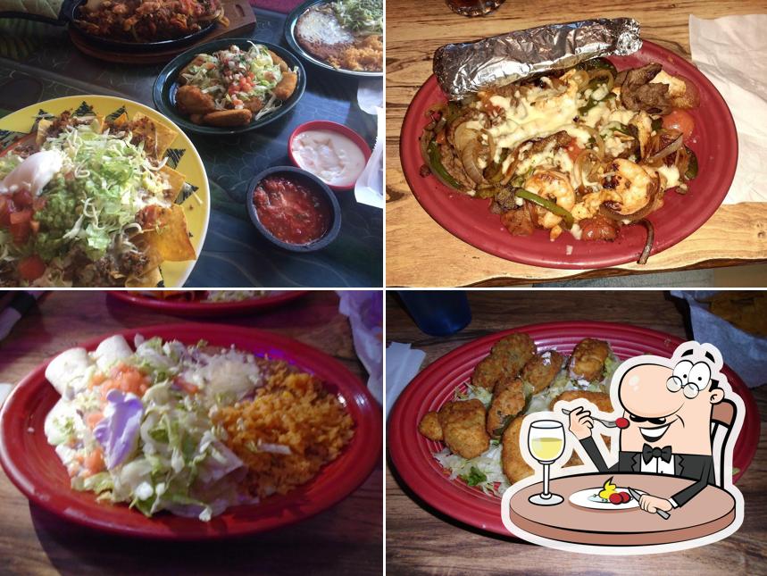 Блюда в "El Loro Mexican Restaurant"