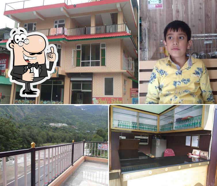 Charlies Kitchen Food Corner