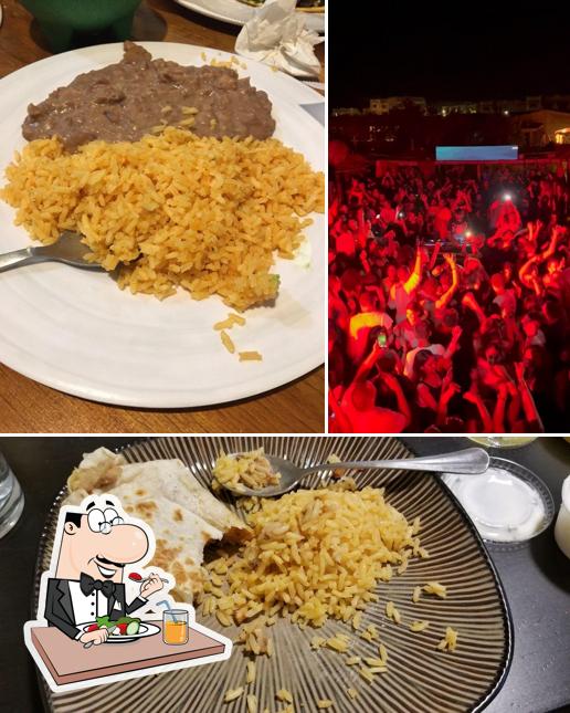 La Hacienda in Beachwood Restaurant menu and reviews