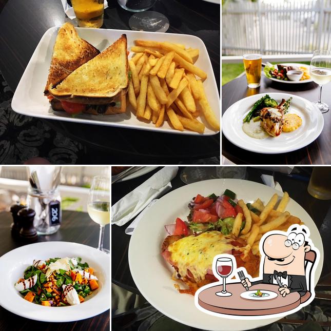 Shamrock Hotel in Mackay - Restaurant menu and reviews