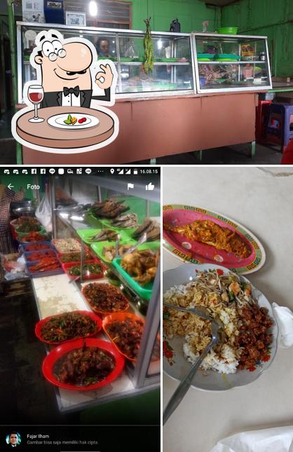 Food at Warung Sayur Asem Betawi Mpok Hj. Iyus