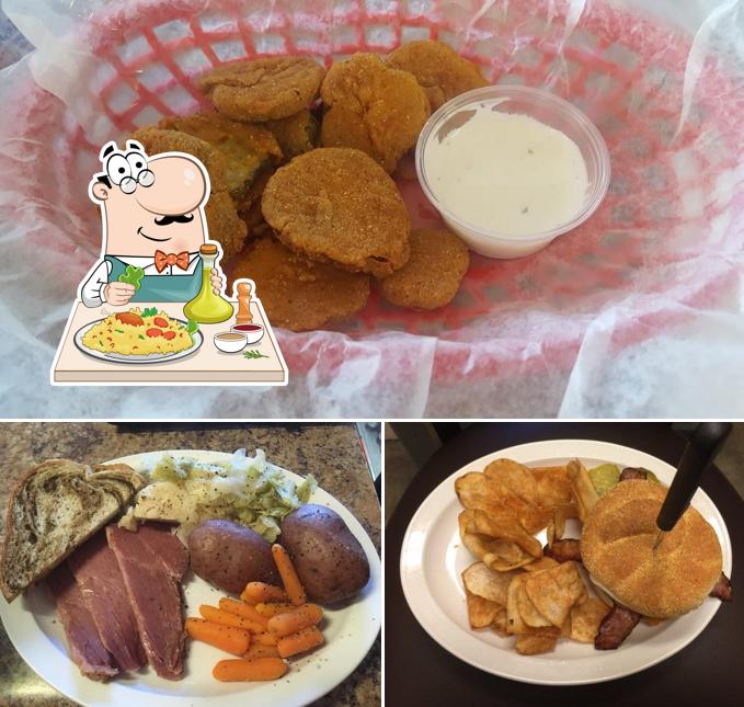 The Sand Trap Bar & Grill in Lake Delton Restaurant menu and reviews