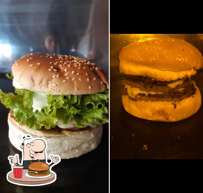 Delicie-se com um hambúrguer no Bardi Burger