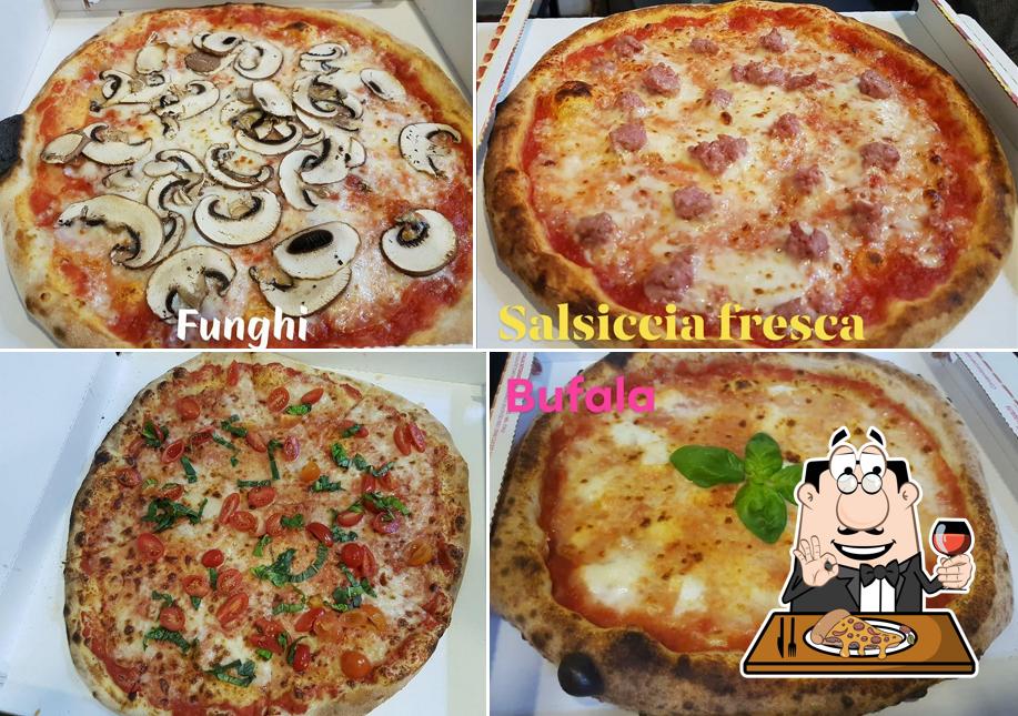 Scegli tra le svariate varianti di pizza