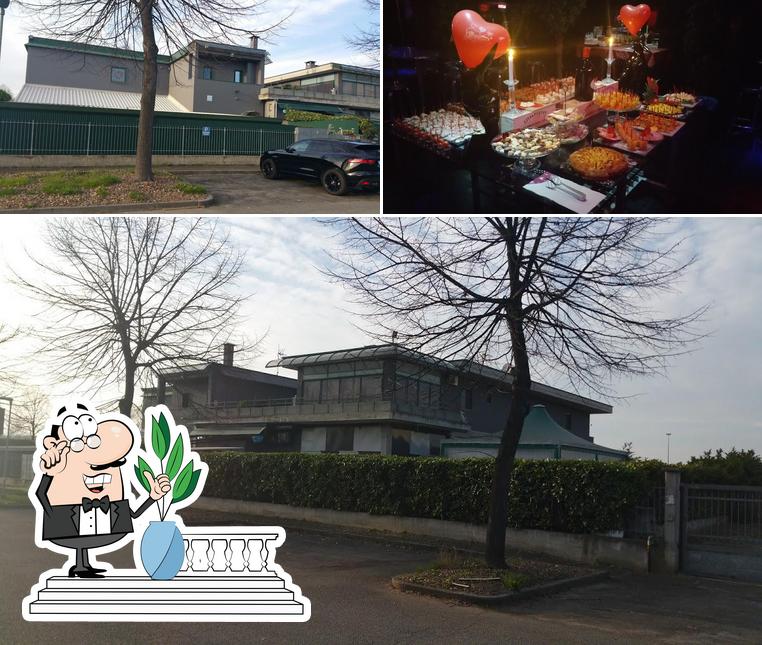 La foto di esterno e cibo da La MELA Club