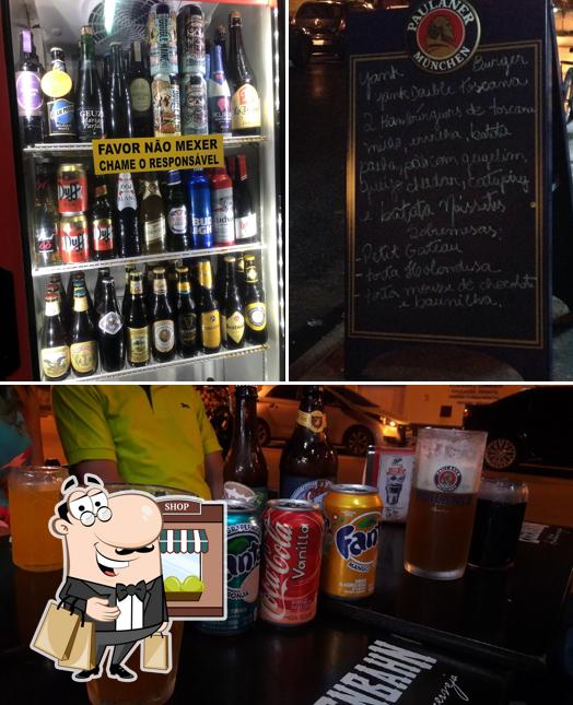 Confira a foto mostrando exterior e cerveja no Yank Burgers And Beers