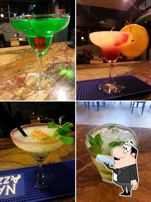 Goditi un drink dal menu