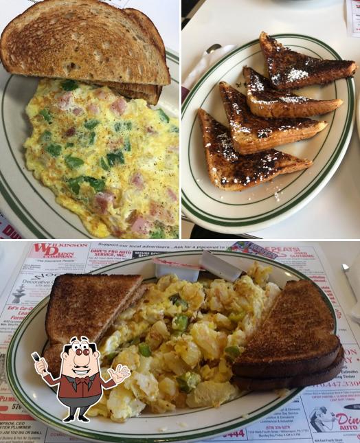 Food at Dolly's Diner