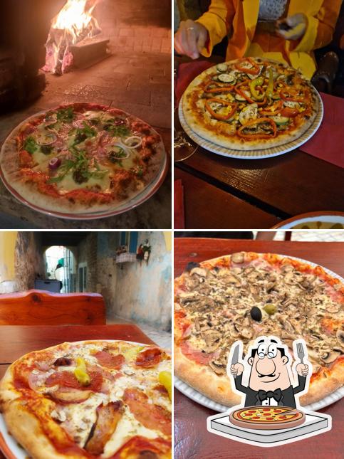 Try out pizza at Pizzeria La Pietra