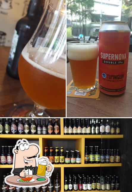 Peça uma tulipa de cerveja leve ou escura