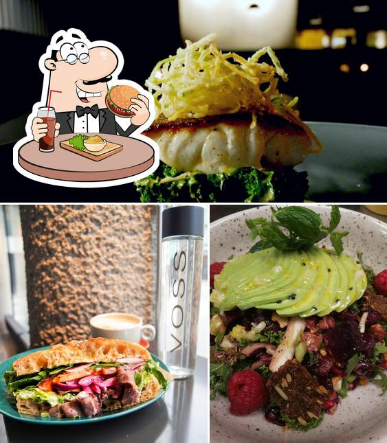 Try out a burger at Teateret