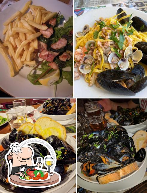 Scegli tra i vari prodotti di cucina di mare offerti a Rebel Pub Pizzeria