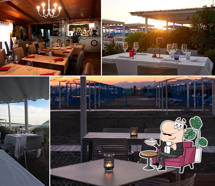 Gli interni di Bagno Ristorante Marechiaro
