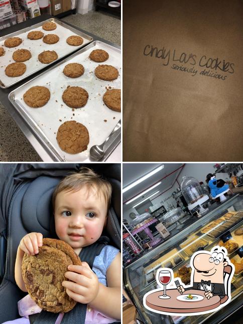 Comida en Cindy Lou's Cookies