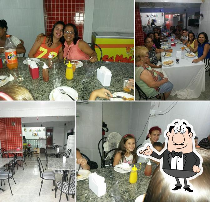 O interior do Delícias da Jô Pizzaria