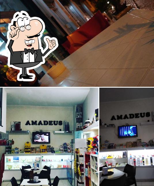 Gli interni di Amadeus Cafè