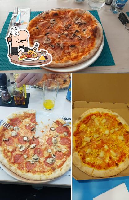 Try out pizza at Ponte D’oro Pizzéria