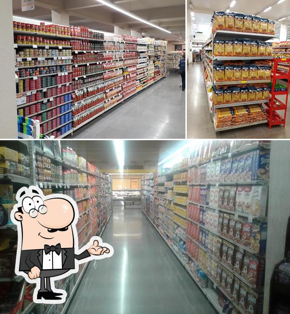 O interior do Imec Supermercados