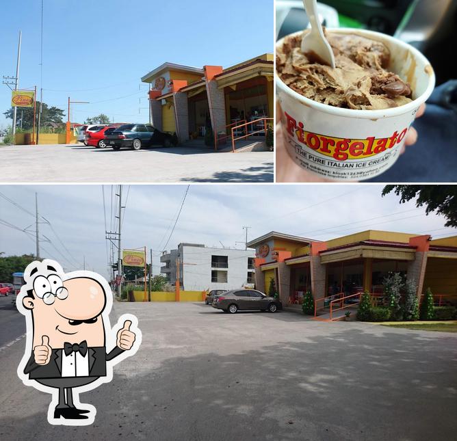 Pines' Brownies & Delicacies, Guagua Restaurant reviews