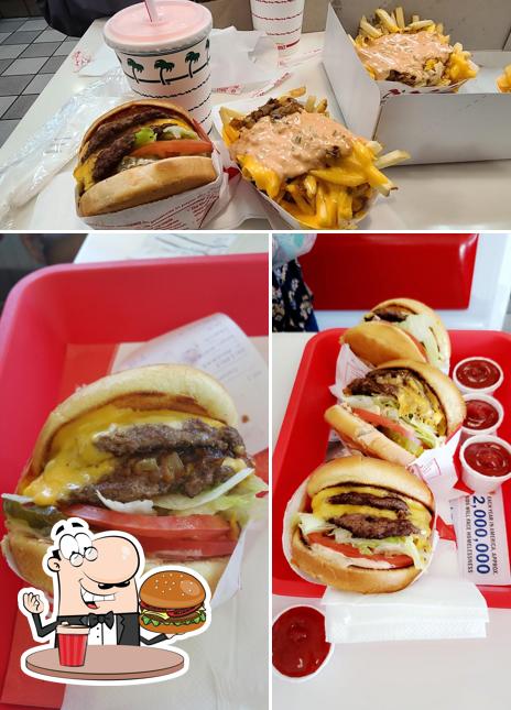 Закажите гамбургеры в "In-N-Out Burger"