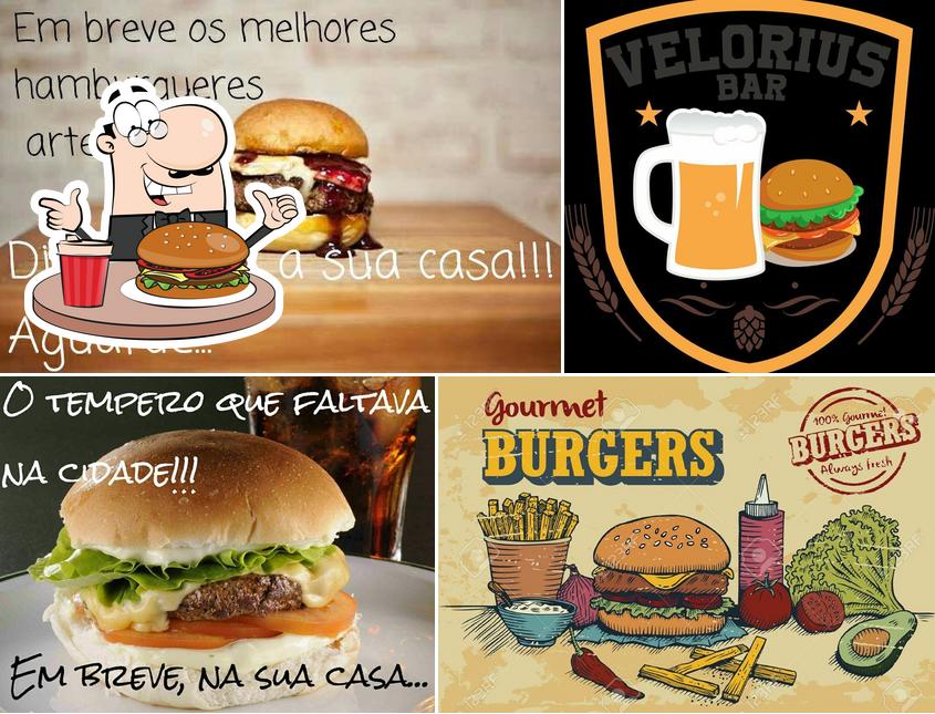 Consiga um hambúrguer no Velórius Bar