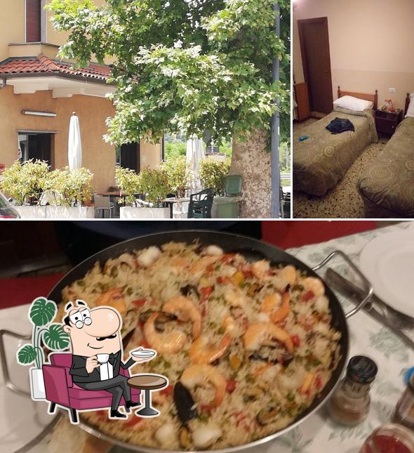 La foto della interni e cibo di Albergo Bar Ristorante La Cappelletta