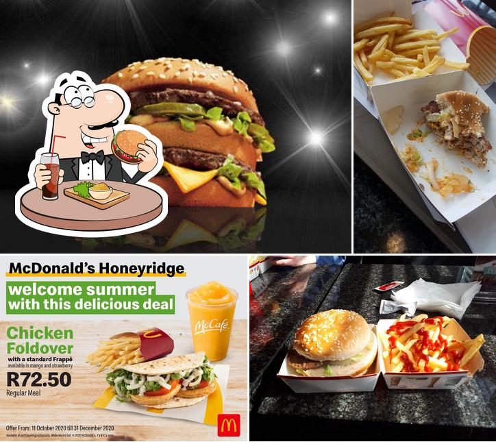 Prenez un hamburger à McDonald's Honeyridge Drive-Thru