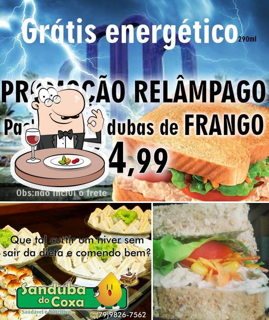 Comida em sanduba do coxa