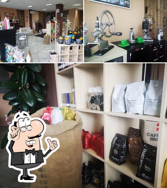 Dai un'occhiata agli interni di SE ESPRESSO - Bar Tabacchi - miglior caffè Pavia in ufficio e casa - Capsule, Cialde, Comodato d'uso