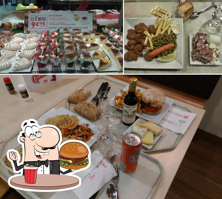 Commandez un hamburger à FLUNCH TOULOUSE ROQUES