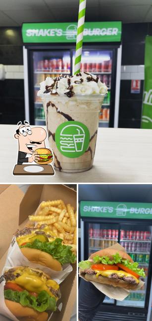 Гамбургер в "Shake's Burger"