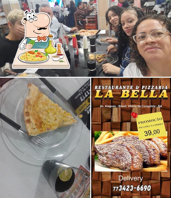 Comida em Restaurante & Pizzaria La Bella