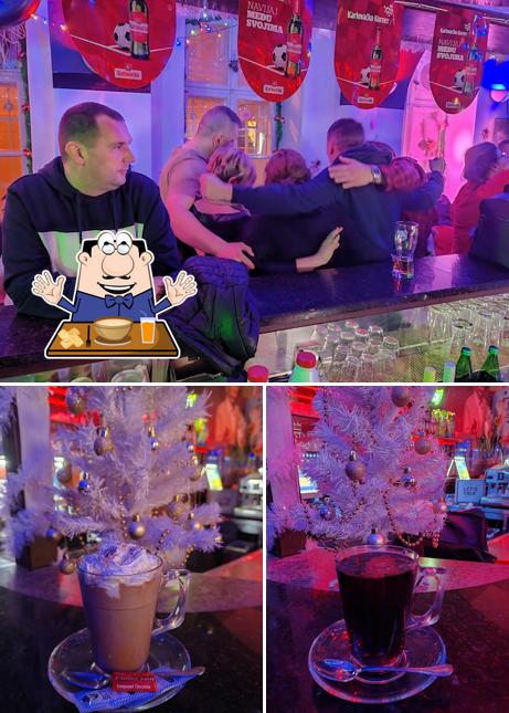 Caffe bar hookah si caratterizza per la cibo e bevanda