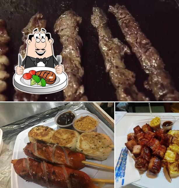 Escolha pratos de carne no Espeto Mania Carioca