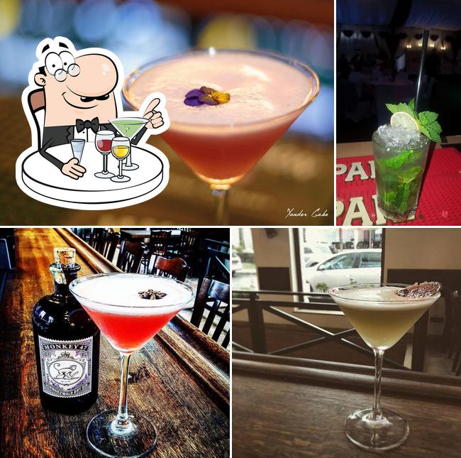 Art Of Bartending- Bar Events sert des boissons alcoolisées