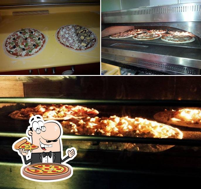At Pizz'Antonio, you can enjoy pizza
